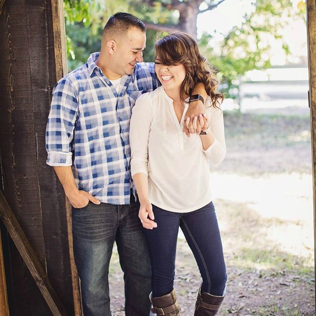 5 Tips for Perfect Engagement Photos featured image